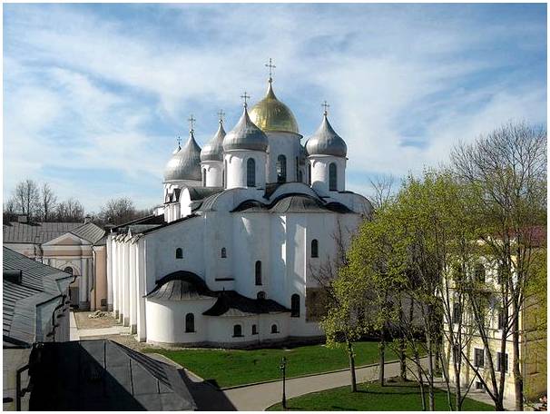 Что делать рядом с Юрьевым монастырем в России