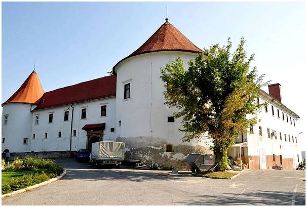 Посещаем замок Грастовец в Словении.
