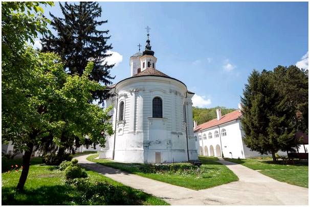 Посещаем монастыри Фрушка Гора в Сербии.