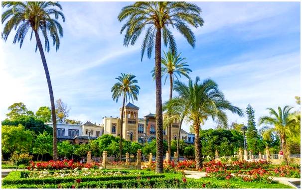 Парк Марии Луизы в Севилье и площадь Испании