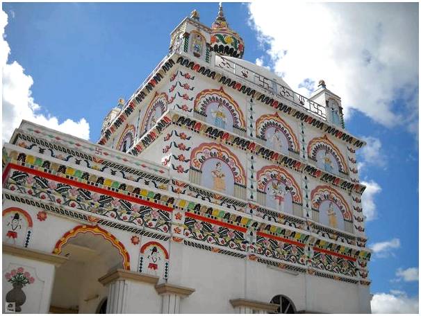 Храм Триоле, один из крупнейших на Маврикии.