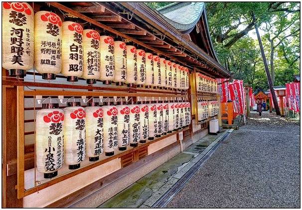 Сумиёси Тайся: одна из самых любимых святынь Японии.
