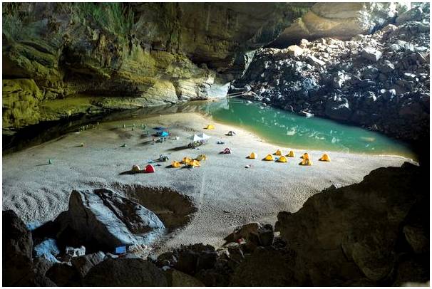 Пещера Сон Дунг во Вьетнаме: самая большая в мире