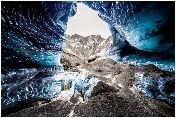 Самые посещаемые ледяные пещеры Исландии