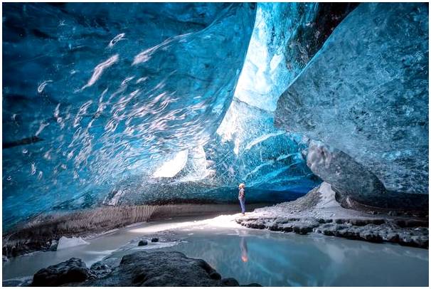 Самые посещаемые ледяные пещеры Исландии