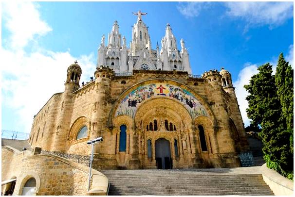 Искупительный храм Святого Сердца в Барселоне