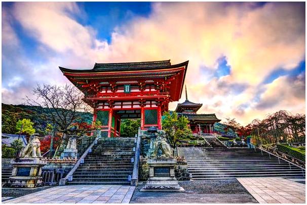 Киёмидзу-дэра в Японии, храм, известный своим балконом