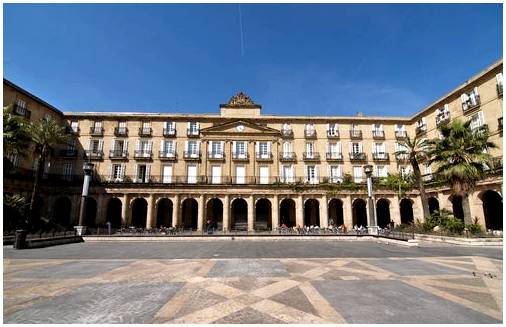 7 самых красивых площадей Испании