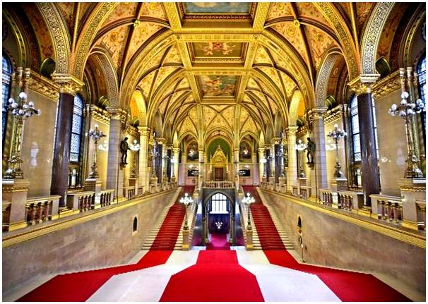 Парламент Будапешта в Венгрии