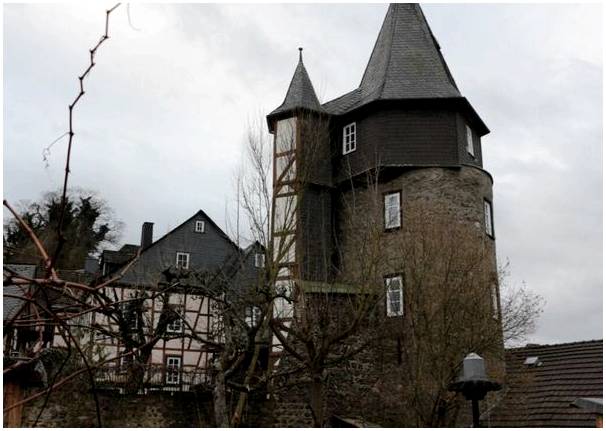 История замка Браунфельс в Германии