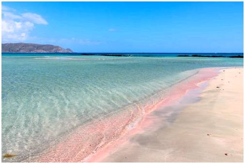 Самые необычные цветные пляжи