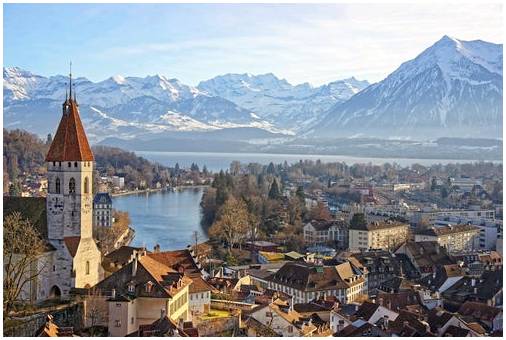 Тун, сказочный городок в швейцарских Альпах.