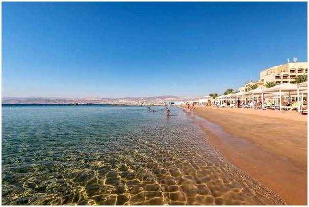 Откройте для себя прекрасные пляжи Красного моря.