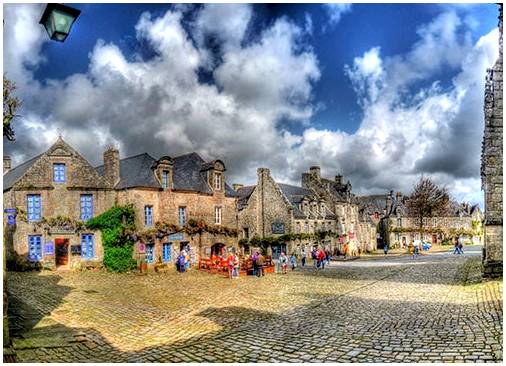 Предлагаем маршрут по красивейшим деревням Франции.