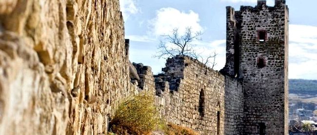 Достопримечательности Крыма: Генуэзская крепость в Гурзуфе