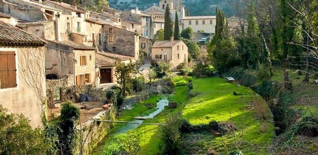 11 самых красивых средневековых деревень Франции