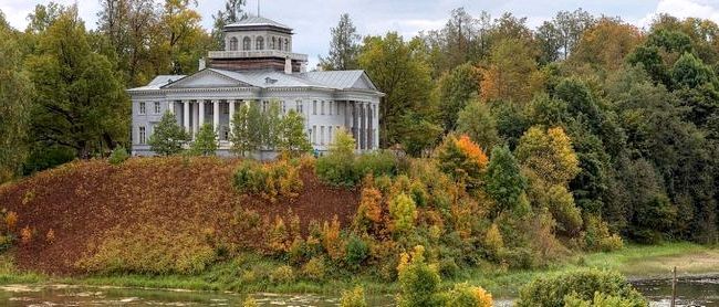 Исторические усадьбы Ленинградской области