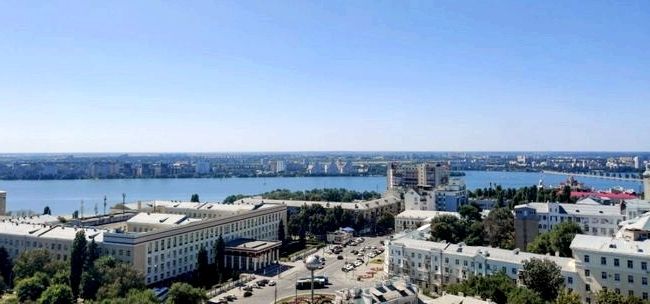 Памятники российскому императору и его кораблям в Воронеже